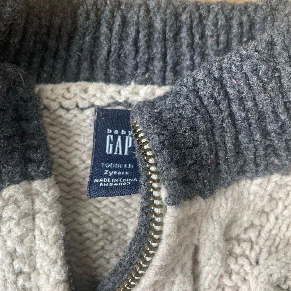 Vintage Gap chunky cable knit cardigan sweater